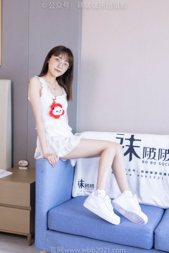 [BoBoSocks襪啵啵]NO.417 稚予-板鞋、白棉襪、裸足、裸足部分腳底抹精油[199P/1V/6.77GB]插圖2