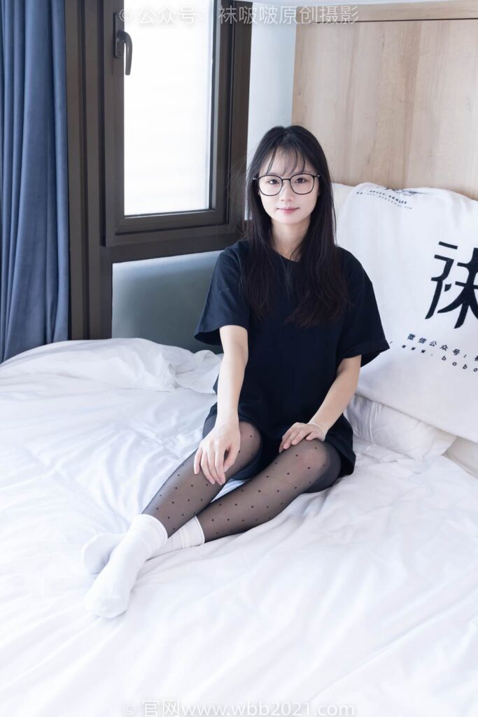 [BoBoSocks襪啵啵]NO.418 甜甜圈-板鞋、白棉襪、波點黑絲[145P/1V/5.87GB]插圖3