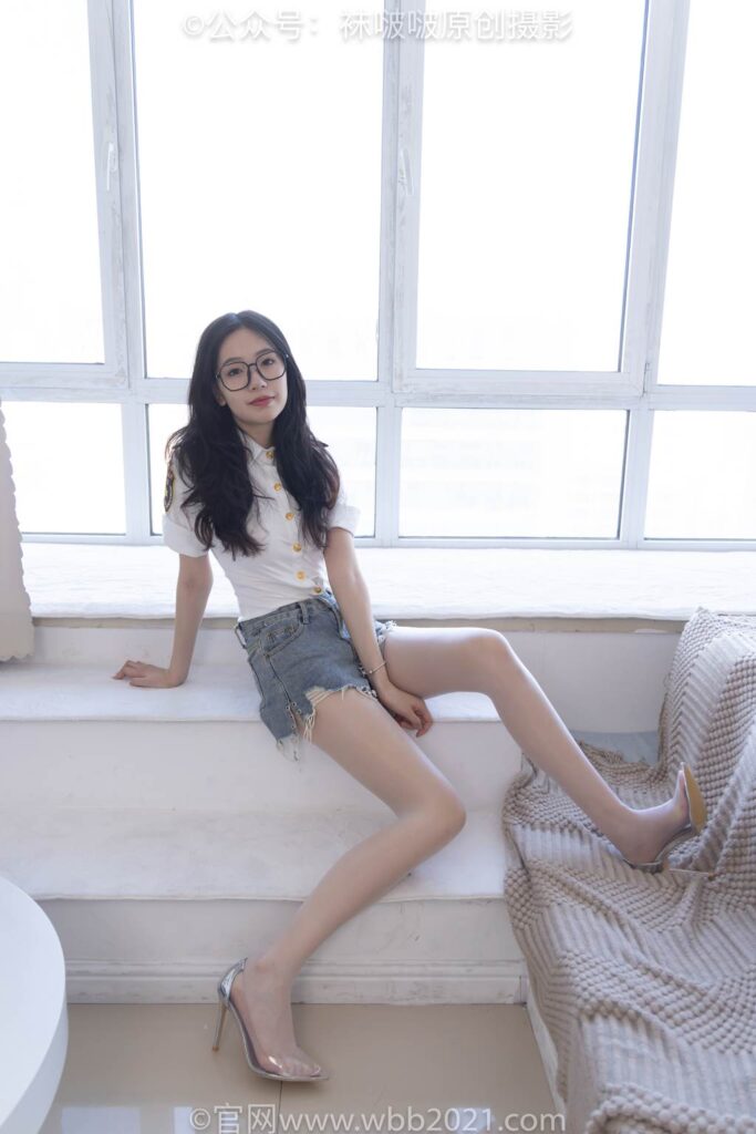 [BoBoSocks襪啵啵]NO.433 小甜豆-透明高跟、白絲、穿鞋往鞋里倒酸奶[149P/1V/6.20GB]插圖3