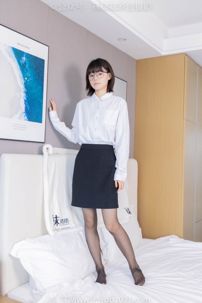 [BoBoSocks襪啵啵]NO.436 糯米-OL制服、兩雙平底鞋、薄黑絲、厚肉絲[150P/1V/6.51GB]插圖2