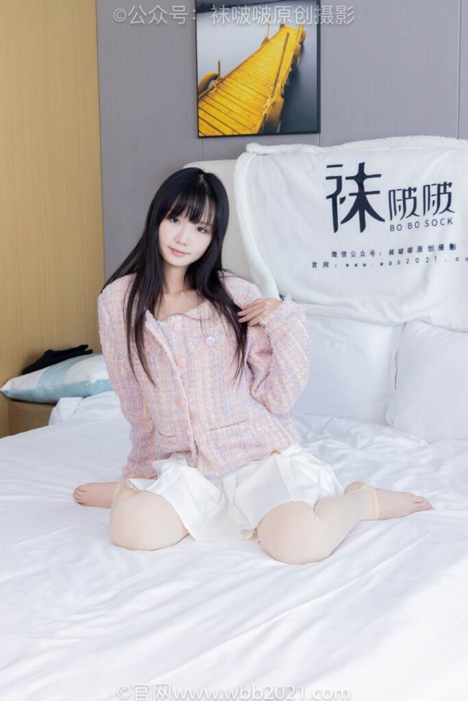 BoBoSocks襪啵啵 NO.438 甜甜圈-皮鞋、板鞋、白棉襪、黑色踩腳襪[150P/1V/7.28GB]插圖3
