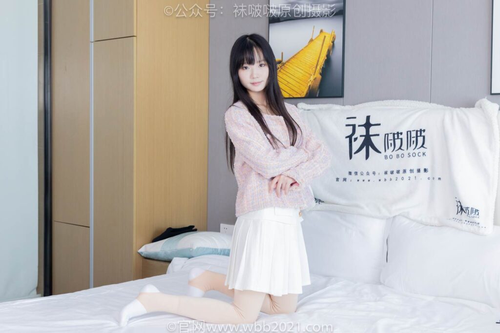 BoBoSocks襪啵啵 NO.438 甜甜圈-皮鞋、板鞋、白棉襪、黑色踩腳襪[150P/1V/7.28GB]插圖2