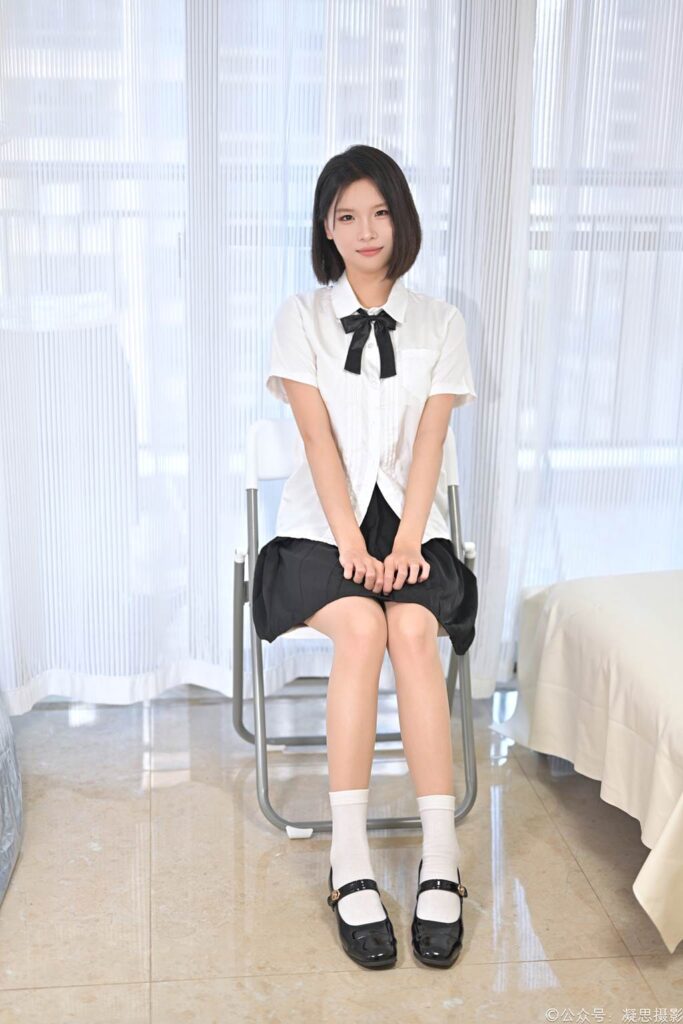 凝思攝影 NO.028 小睿-制服、連褲肉絲、短白襪、小皮鞋[142P/1V/4.08GB]插圖1