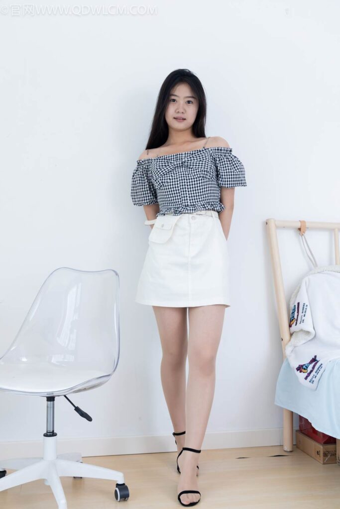 物戀傳媒 NO.2484 芋頭-三雙高跟涼鞋、薄肉絲、裸足[151P/1V/6.47GB]插圖1