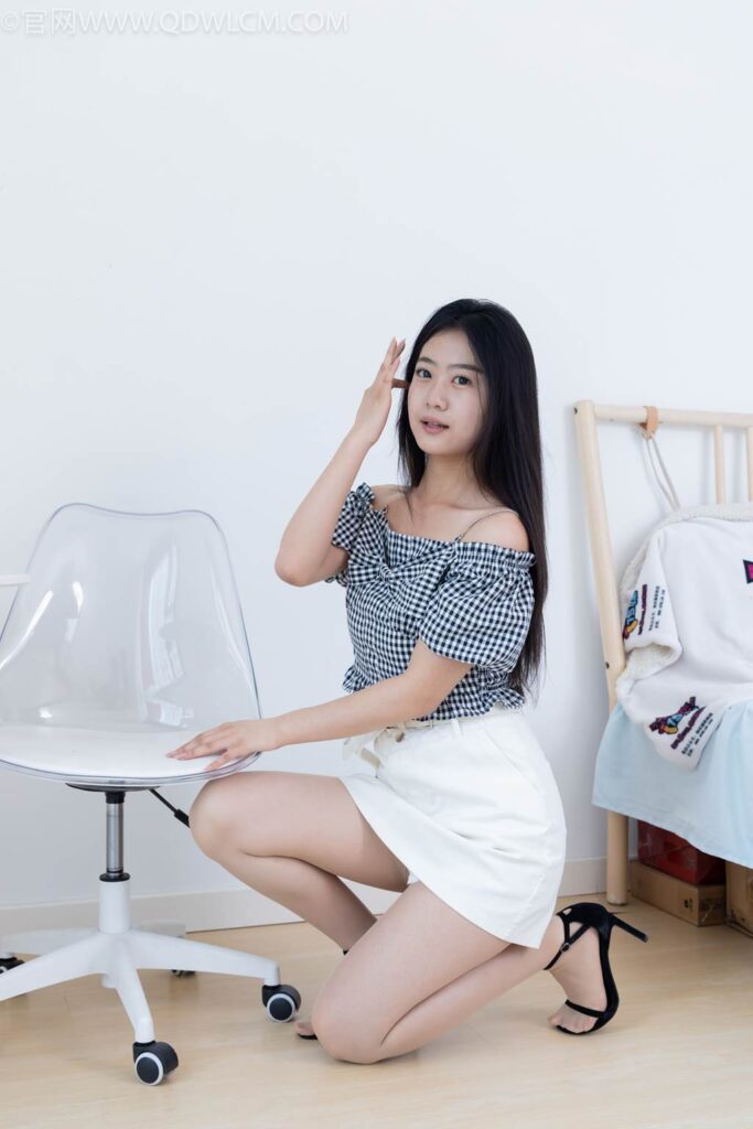 物戀傳媒 NO.2484 芋頭-三雙高跟涼鞋、薄肉絲、裸足[151P/1V/6.47GB]插圖2