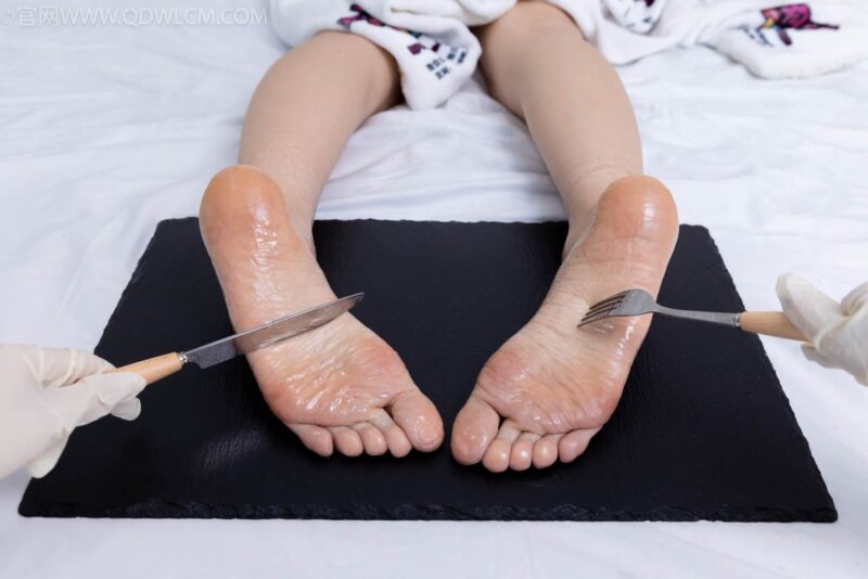 物戀傳媒 NO.2486 菜菜-高跟鞋、厚黑絲、裸足[284P/1V/6.02GB]-無料攝影圈