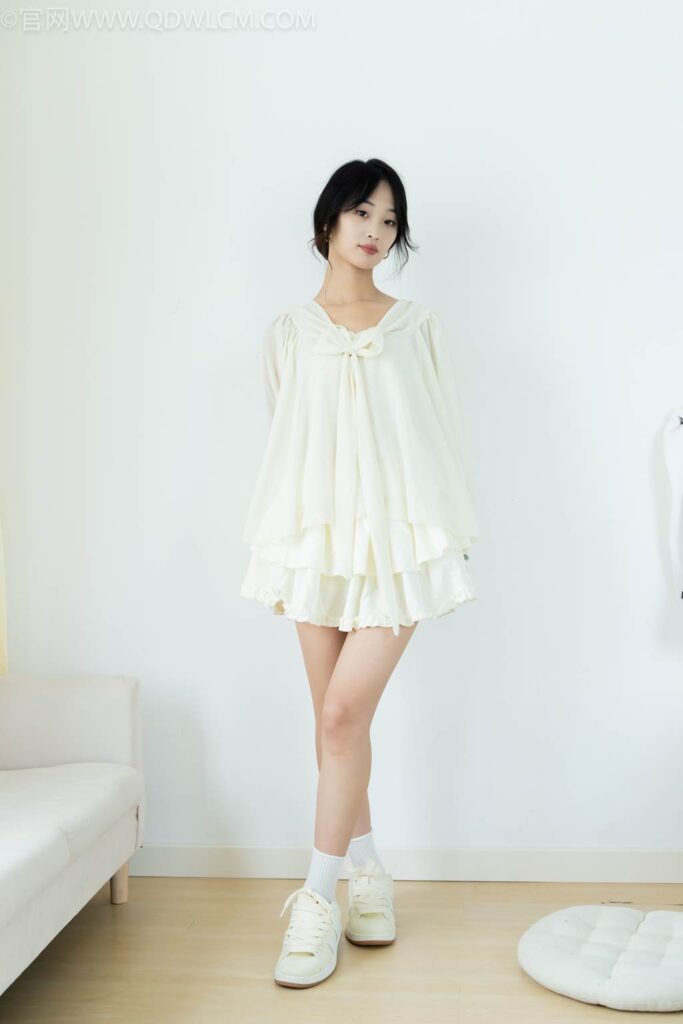 物戀傳媒 NO.2489 南南-板鞋、白棉襪、裸足[150P/1V/3.47GB]插圖1