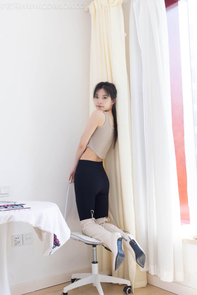 物戀傳媒 NO.2490 茯苓-長(zhǎng)靴、白棉襪、裸足[180P/1V/4.14GB]插圖1