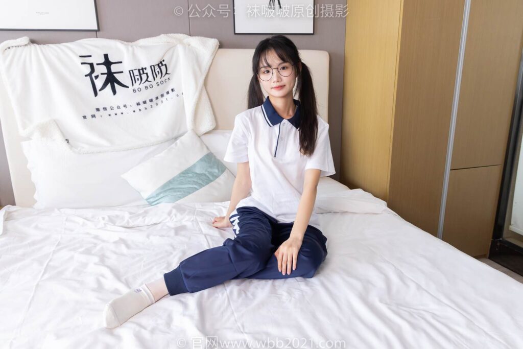 [BoBoSocks襪啵啵]NO.446 甜甜圈 板鞋、白棉襪、白絲、校服褲里絲[150P/1V/6.08GB]插圖1