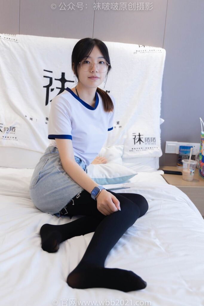 [BoBoSocks襪啵啵]NO.447 小甜豆 平底鞋、厚黑絲、踩方便面、圣女果、橘子、巧克力蛋糕劇情[140P/1V/7.23GB]插圖