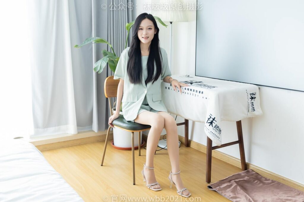 [BoBoSocks襪啵啵]NO.526 焦糖-三雙高跟鞋、薄肉絲（腳尖透明款）、裸足（紅色美甲）（花絮版）[145P/1V/6.00GB]插圖2