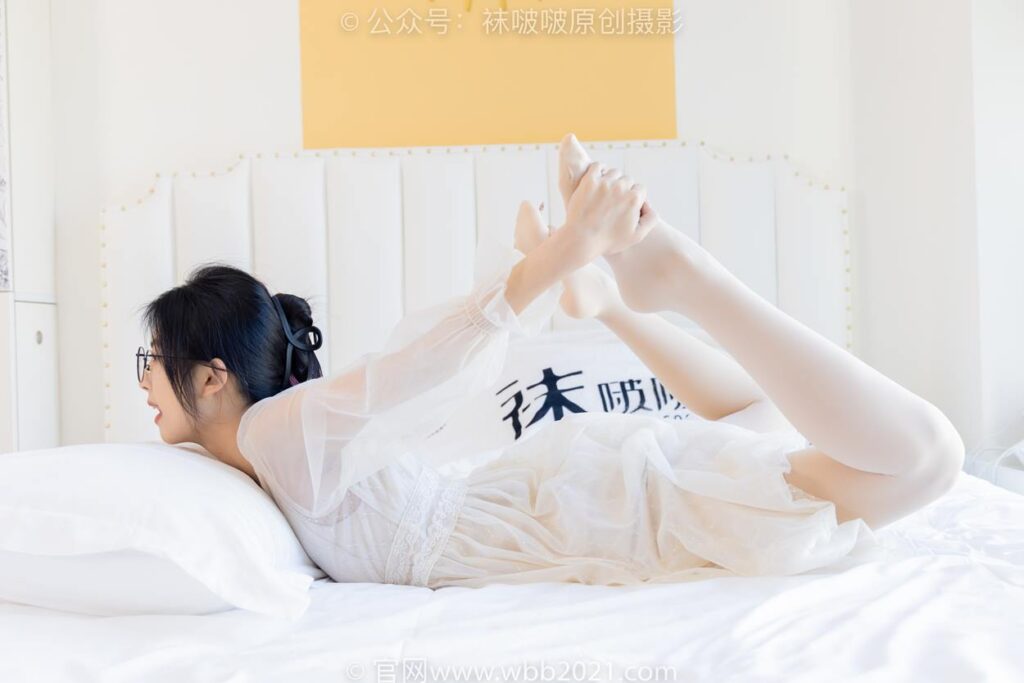 [BoBoSocks襪啵啵]NO.532 奶油-平底鞋、厚肉絲、瑜伽動作,皮筋綁腳老頭樂撓腳劇情[140P/1V/5.03GB]插圖3