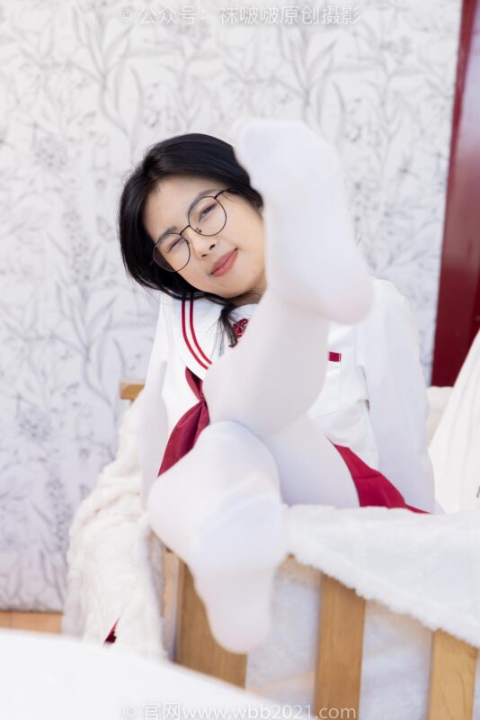 [BoBoSocks襪啵啵]NO.545 奶油-白色馬丁靴、厚白絲、jk制服、瑜伽動作時用老頭樂撓腳劇情[144P/1V/5.08GB]-無料攝影圈