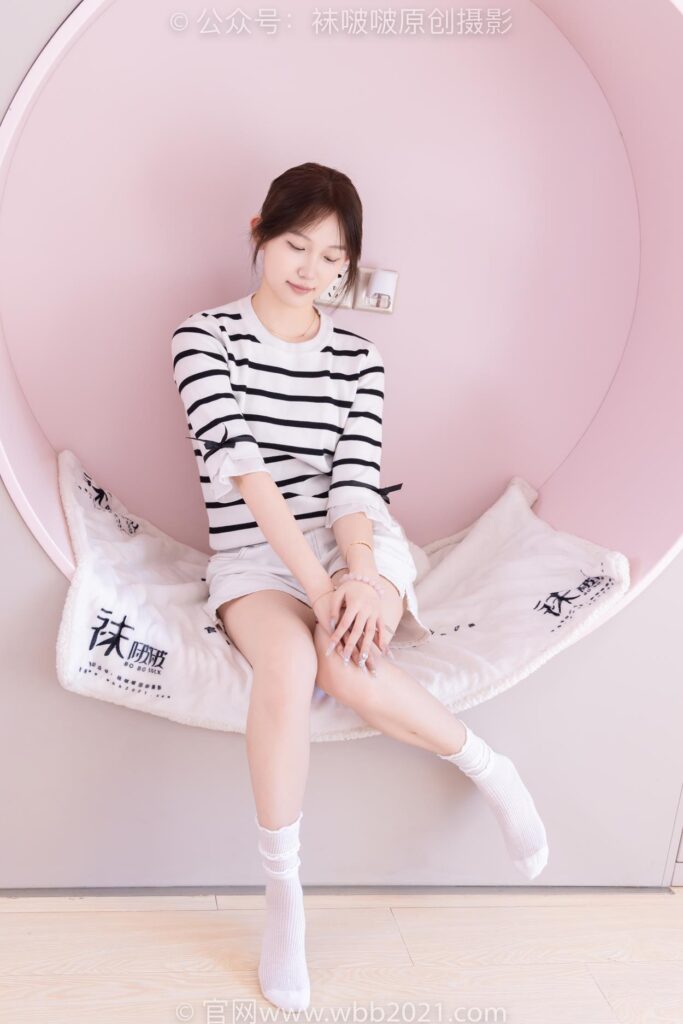 [BoBoSocks襪啵啵]NO.556 香菜-帆布鞋、白棉襪、裸足[149P/1V/5.75GB]插圖3