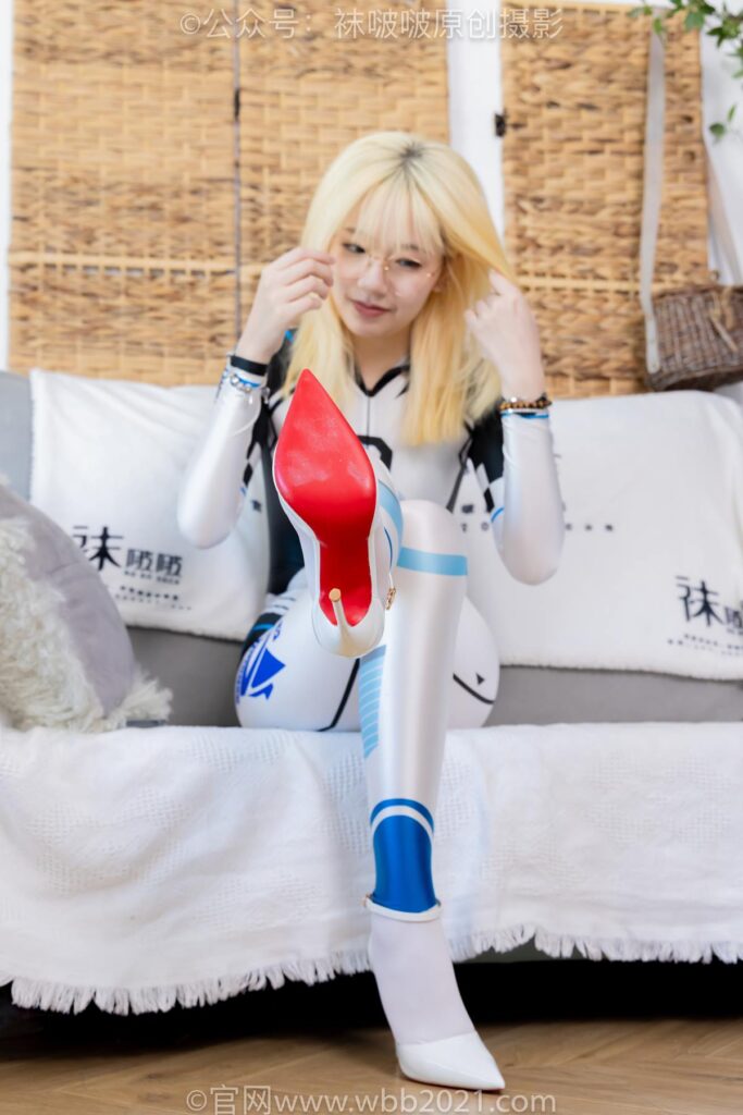 [BoBoSocks襪啵啵]NO.568 小甜豆-連體服、高跟鞋、厚白絲[148P/1V/6.39GB]插圖1