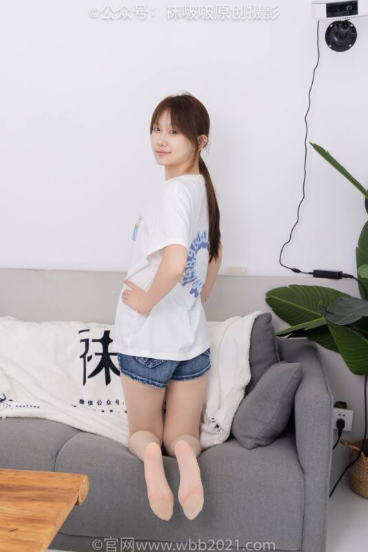 [BoBoSocks襪啵啵]NO.587 香菜-匡威帆布鞋、薄肉絲[179P/1V/9.41GB]-無料攝影圈