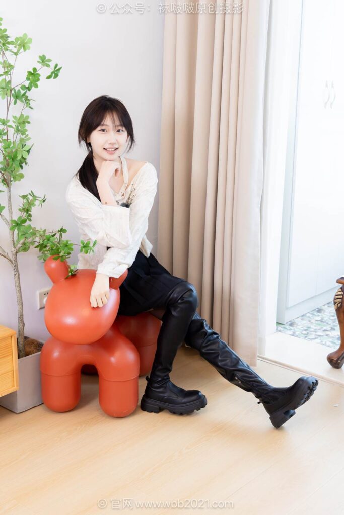 [BoBoSocks襪啵啵]NO.602 香菜-長(zhǎng)靴、白棉襪、薄黑絲[144P/1V/5.51GB]插圖2